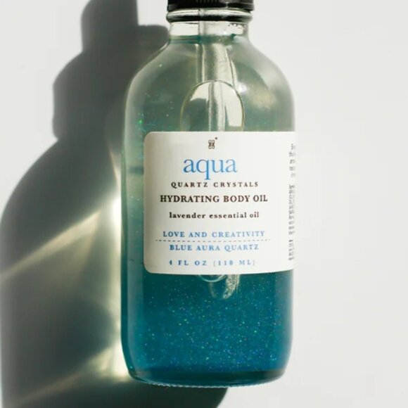 Aqua Quartz Crystals Illuminating Hydrating Body Oil Sparkle and Glow - NEW - Picture 2 of 8